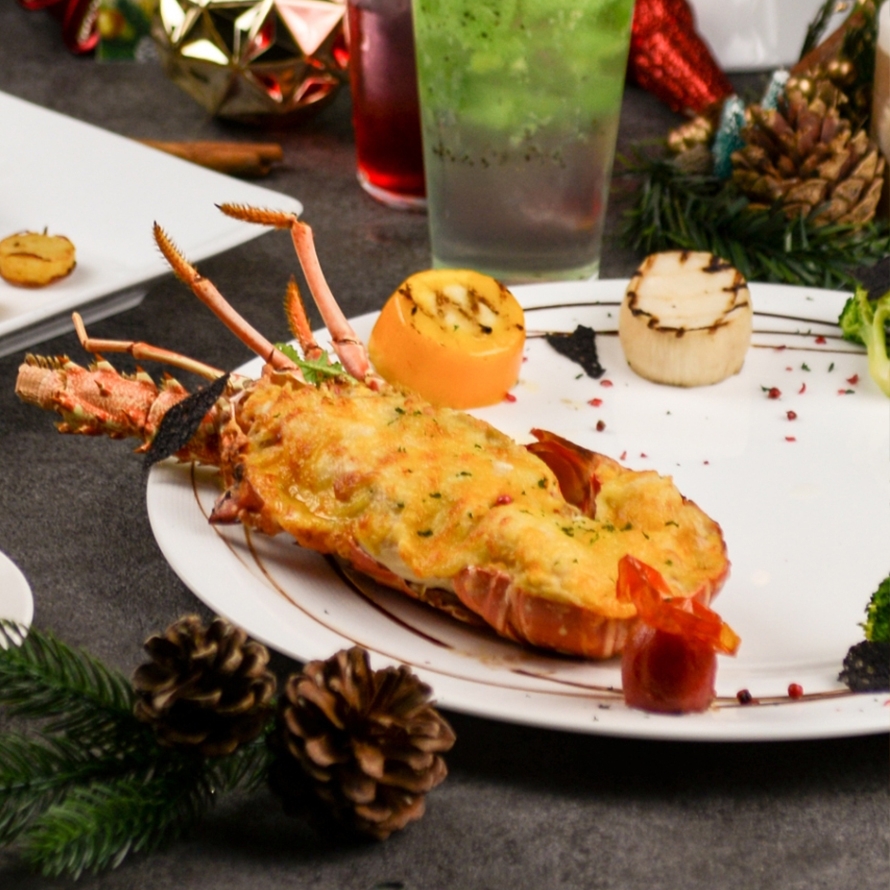 2023耶誕跨年雙人分享餐-法式奶油蘑菇焗烤半龍蝦